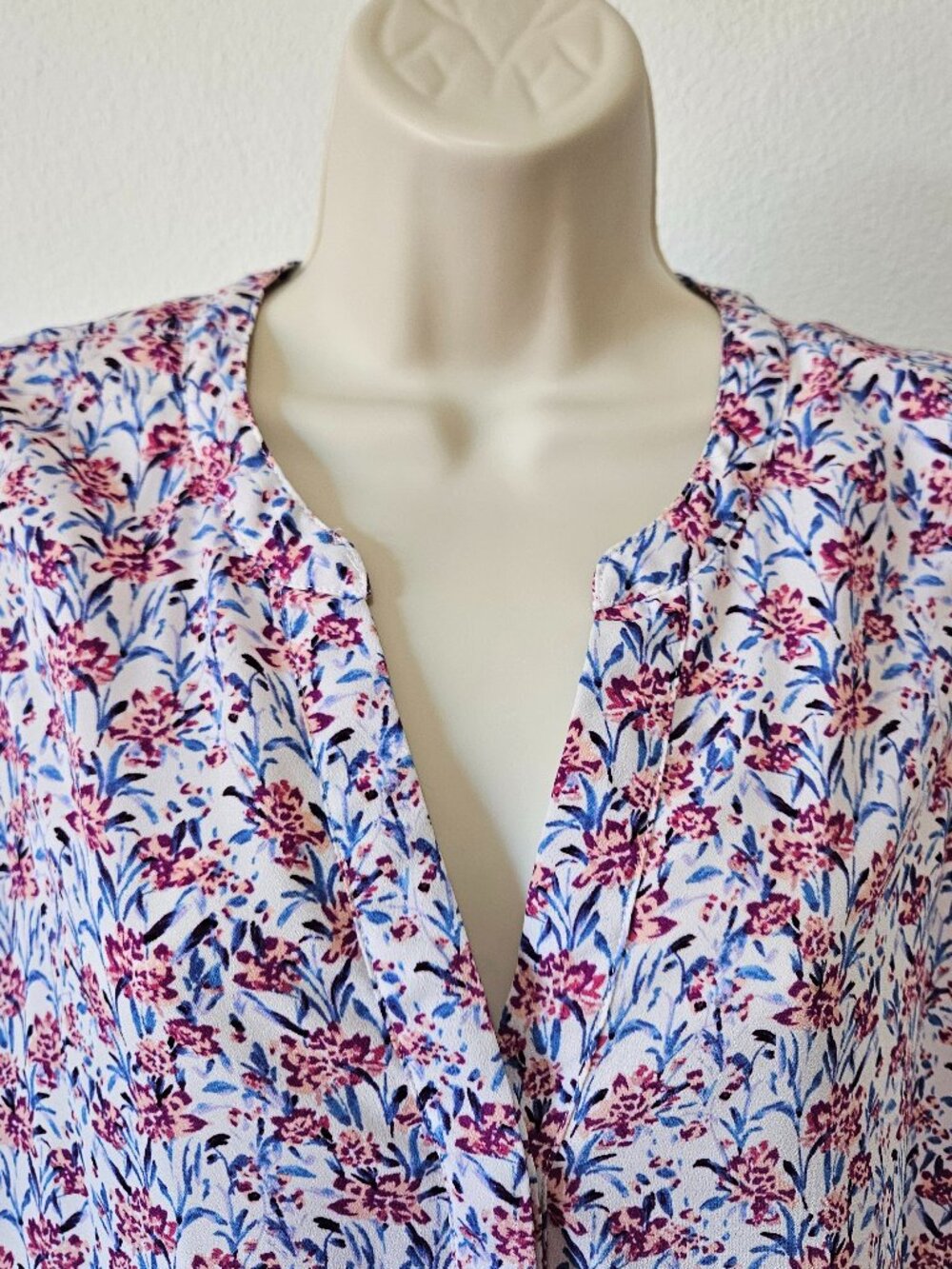 Zac & Rachel Sleeveless Hidden Button Front - Picture 3 of 10